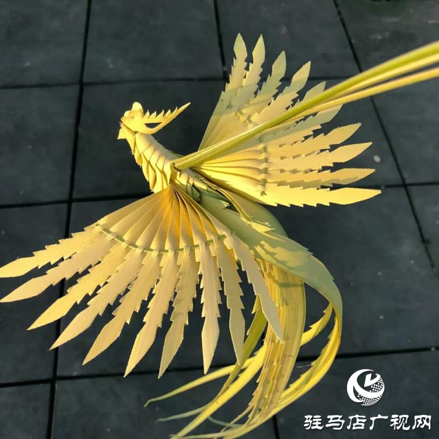  駐馬店市總工會(huì)&ldquo;美生活&rdquo;課程：草編藝術(shù)點(diǎn)亮職工周末