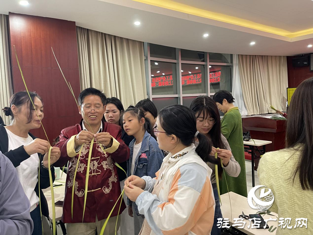  駐馬店市總工會(huì)&ldquo;美生活&rdquo;課程：草編藝術(shù)點(diǎn)亮職工周末
