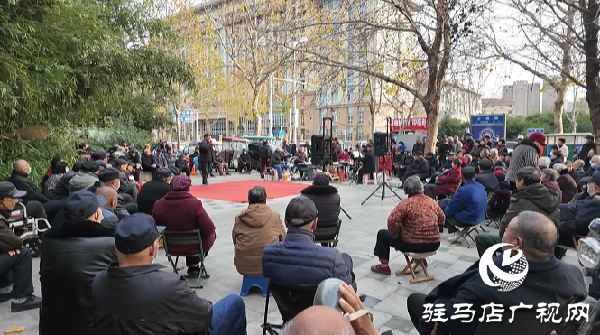 戲曲演出進(jìn)游園 傳統(tǒng)文化潤(rùn)民心