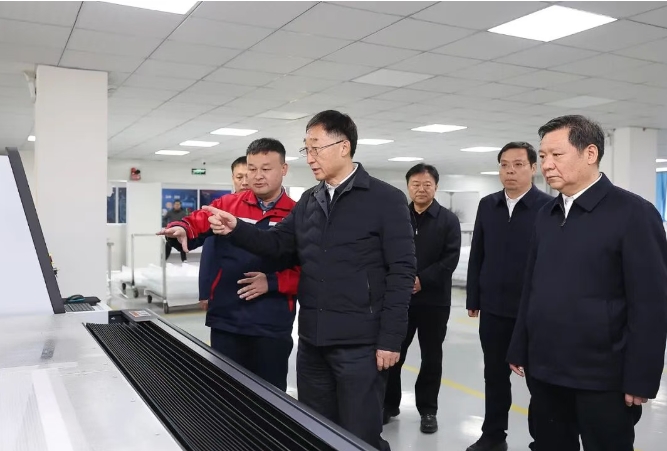 劉寧到駐馬店平輿上蔡西平調(diào)研時強調(diào)：突出特色優(yōu)勢 加快轉(zhuǎn)型升級 推動縣域經(jīng)濟高質(zhì)量發(fā)展