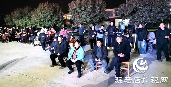 平輿縣2026年春季村晚在萬(wàn)冢鎮(zhèn)閆寨村委大舞臺(tái)熱鬧開(kāi)演