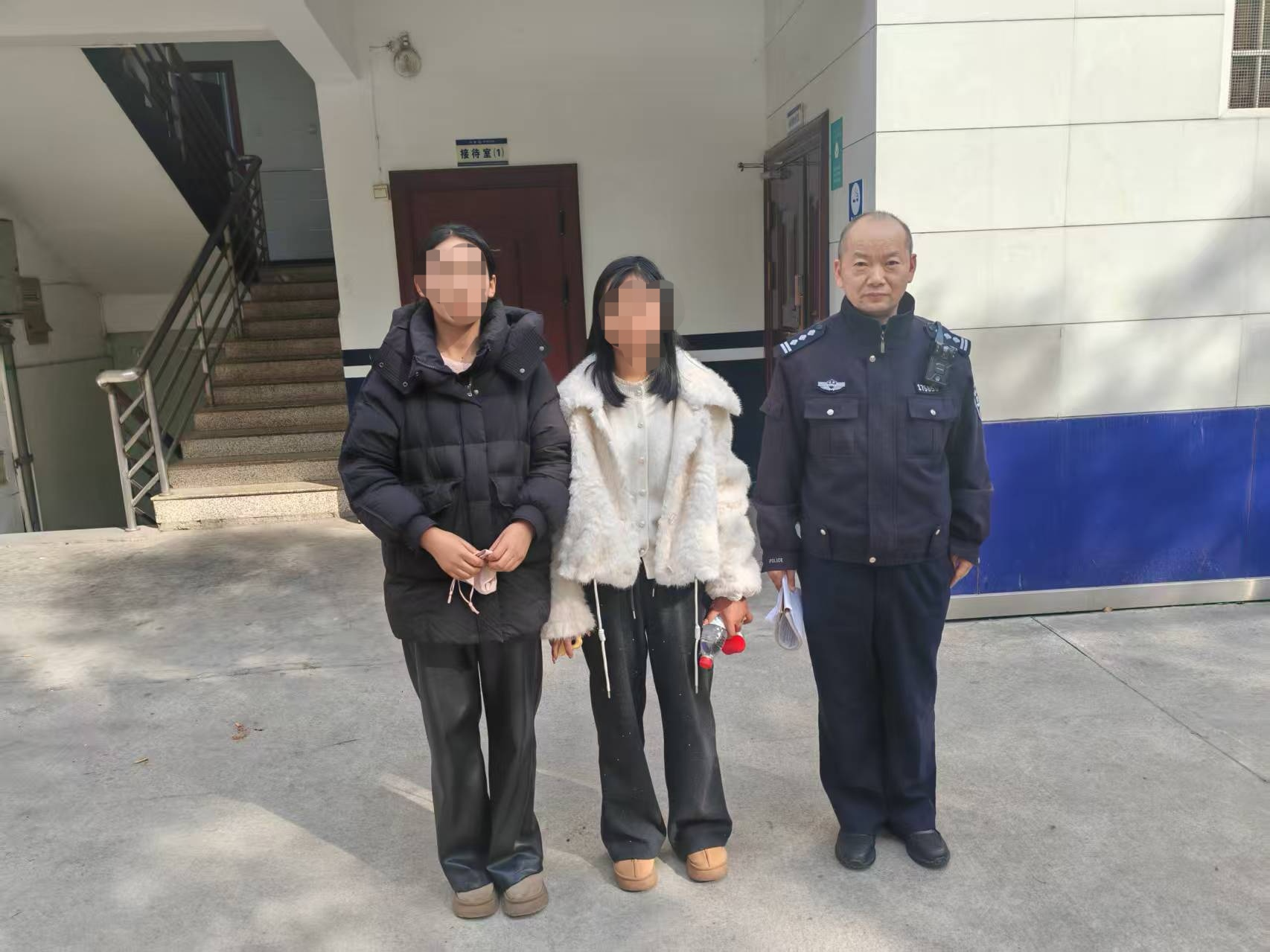 民警傾力找回離家出走少年獲群眾點(diǎn)贊