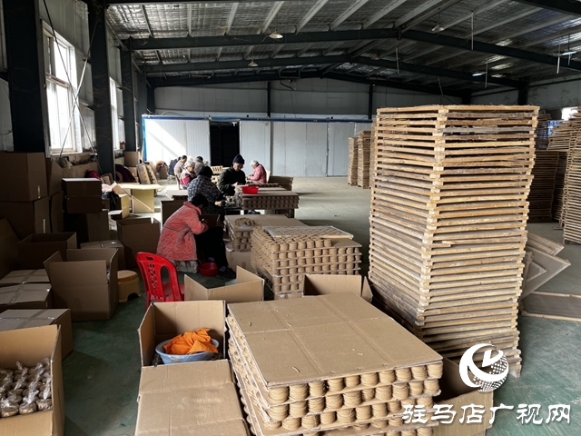 新蔡香云齋日化:盤(pán)香產(chǎn)銷(xiāo)兩旺 線(xiàn)上線(xiàn)下訂單忙