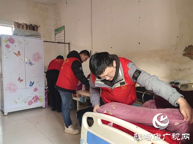  新蔡縣佛閣寺鎮(zhèn)：學(xué)雷鋒走進(jìn)養(yǎng)老院 志愿服務(wù)傳遞社會(huì)溫暖